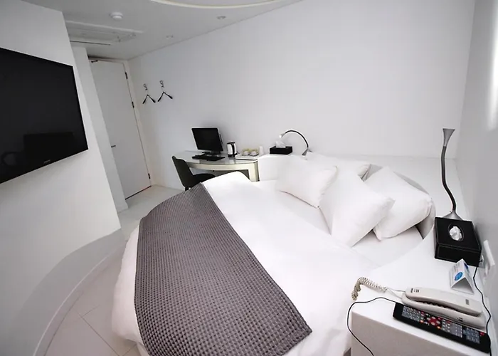 Hapjeong Circle Отель 3*